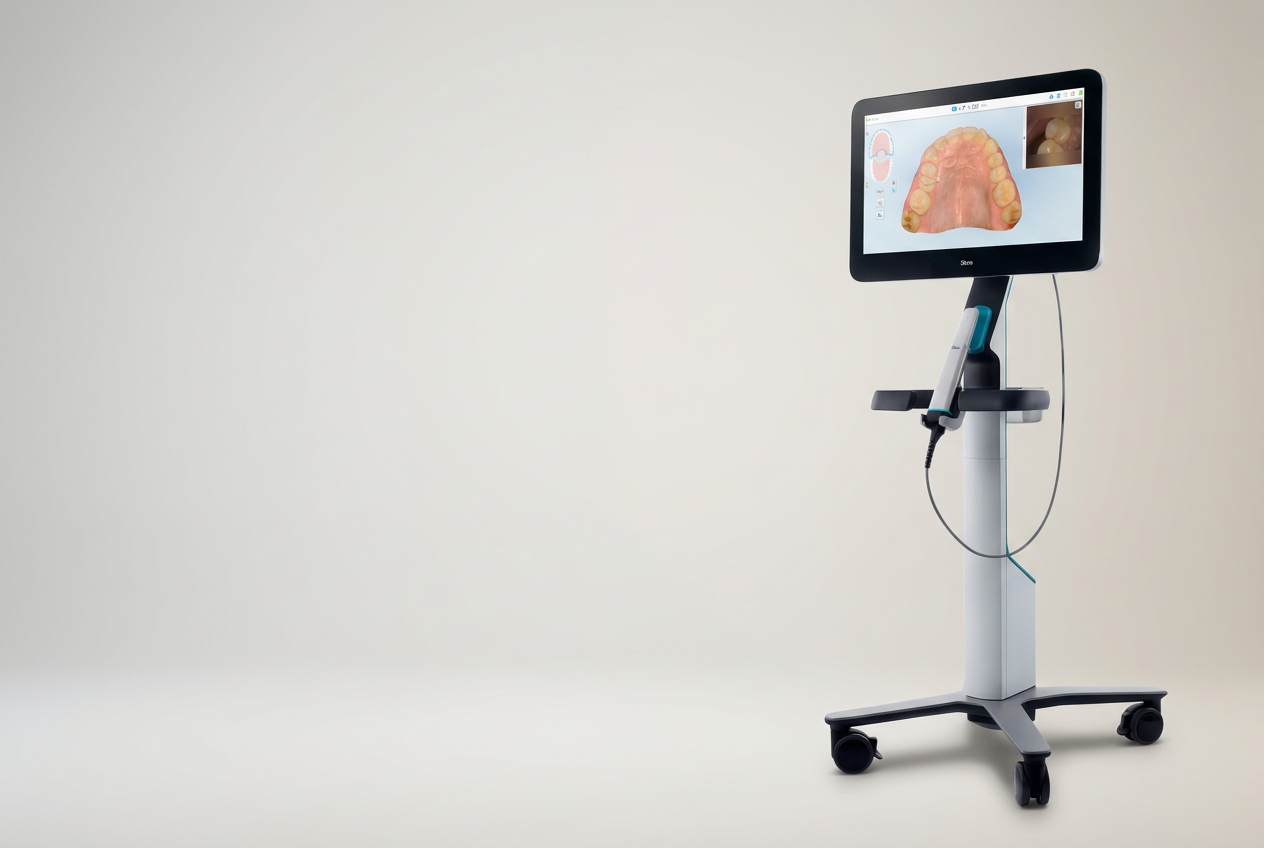 De iTero intraorale scanner, met een 3D-scan van het gebit op het scherm